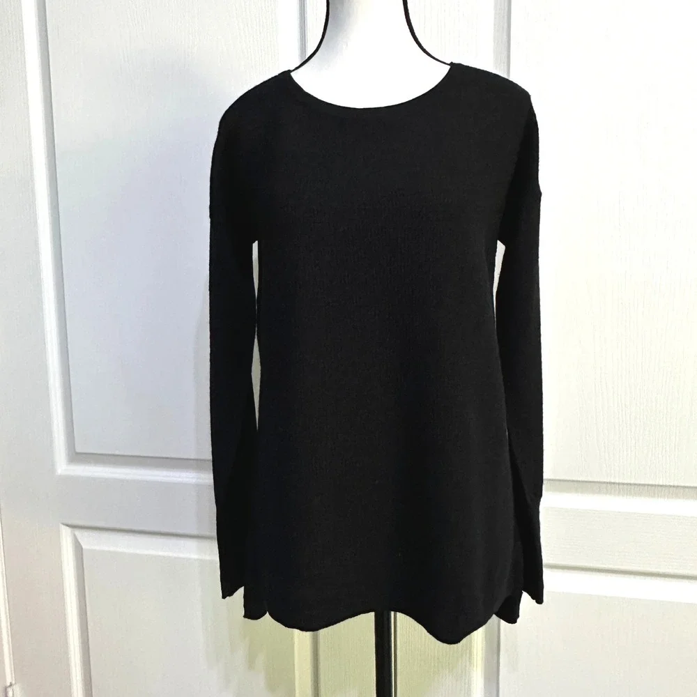 100% Fine Merino Wool Textured Knit Sweater M Minimalist Quiet Luxury Capsule